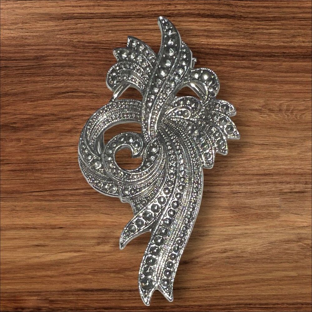 Silver Tone Ornate Feather Plume Scarf Clip Ring Vintage Style